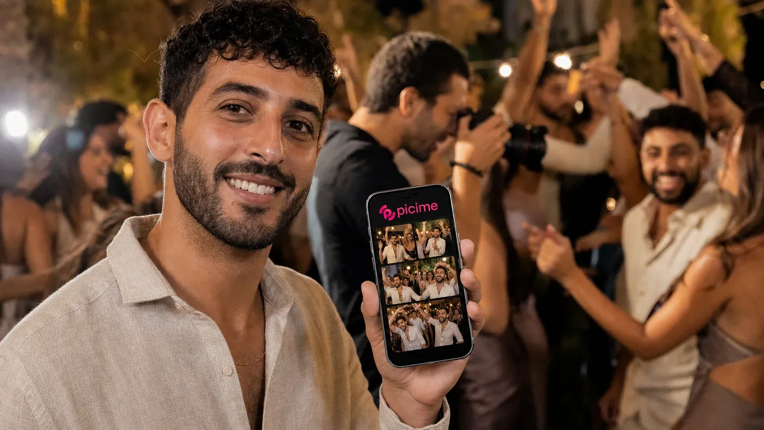 רוצים שהאורחים שלכם ירקדו במקום להיצמד למסכים או להמתין בתור לעמדות צילום? גלו איך שיתוף תמונות חכם משאיר את כולם על רחבת הריקודים באירוע שלכם.
